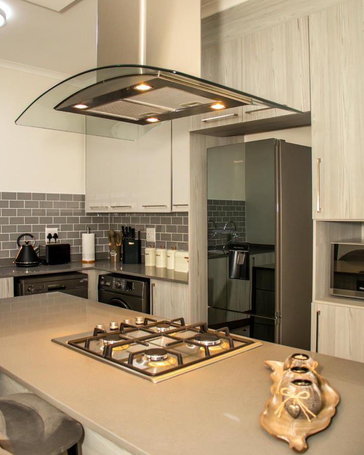 Fumo House Lifestyle Apartments Midrand Luaran gambar