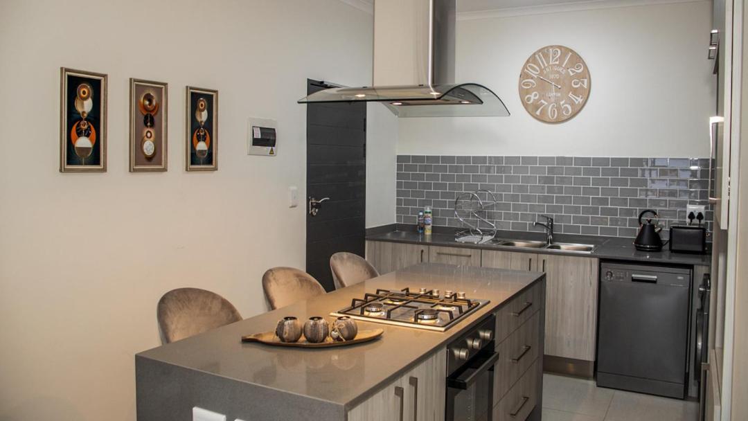 Fumo House Lifestyle Apartments Midrand Luaran gambar