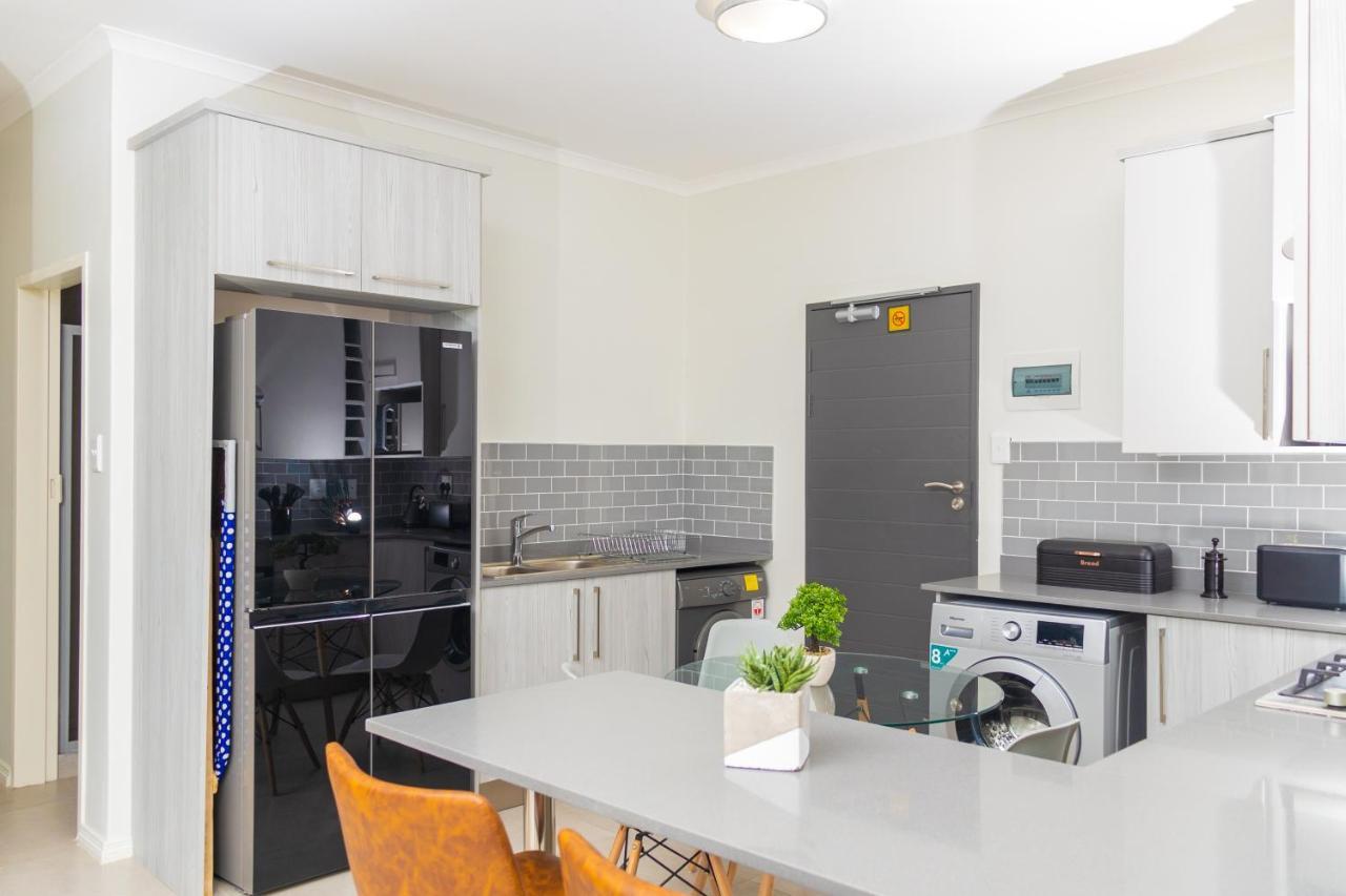 Fumo House Lifestyle Apartments Midrand Luaran gambar