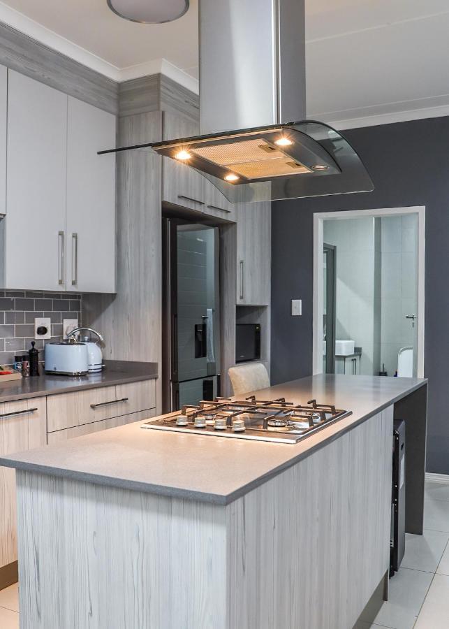 Fumo House Lifestyle Apartments Midrand Luaran gambar